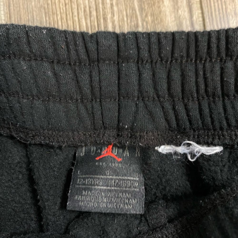 SOLD NIKE JORDAN Boy's Black Classic Jogger Fleece Sweatpants Size - Picture 6 of 8